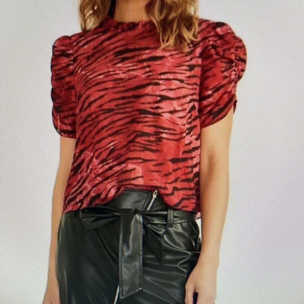 Adorable top from Rachel Roy! Cute with jeans, leather or pencil skirt!